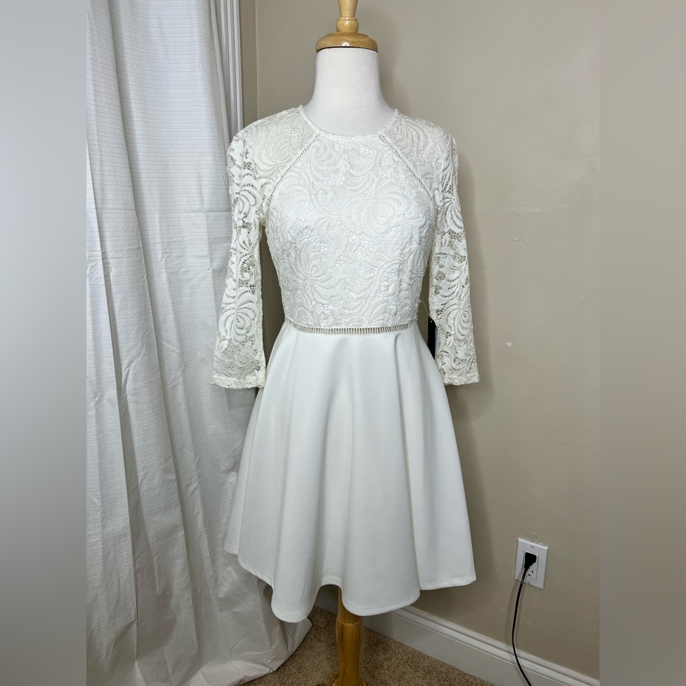 Jodi Kristopher Size 5, White Lace A-line Mini